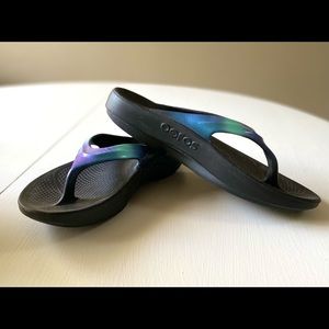 Oofos flip flops